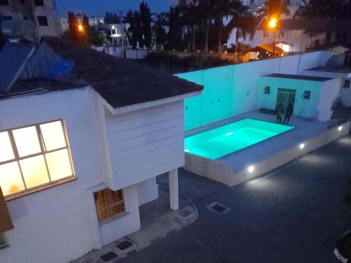 Ary Homestay Nyali- A Walk Away From City Mall 蒙巴萨 外观 照片
