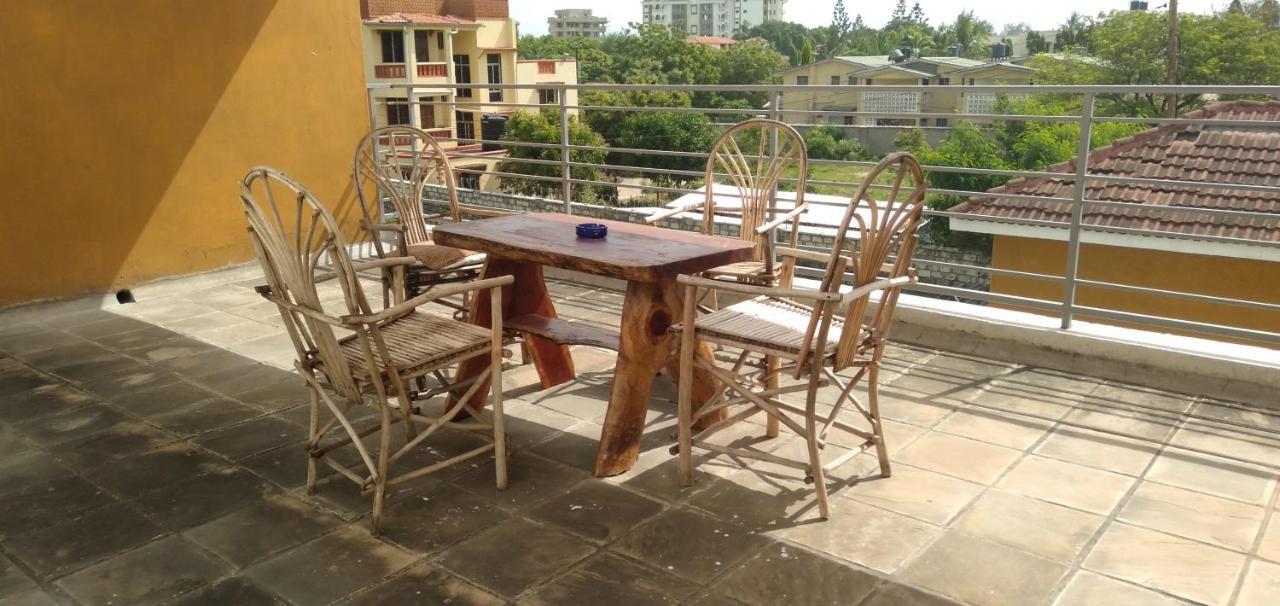 Ary Homestay Nyali- A Walk Away From City Mall 蒙巴萨 外观 照片