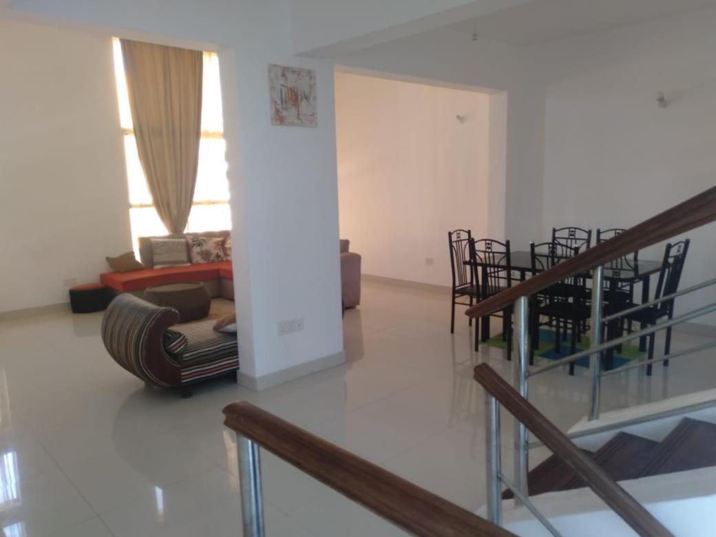 Ary Homestay Nyali- A Walk Away From City Mall 蒙巴萨 外观 照片